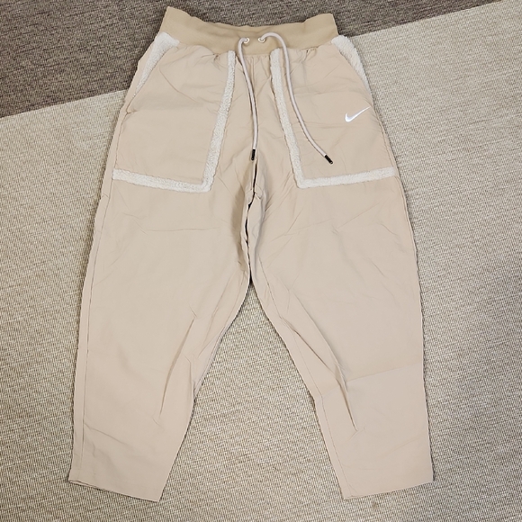 Nike Pants - Nike Jogger With Sherpa Lined Pockets And Accent S